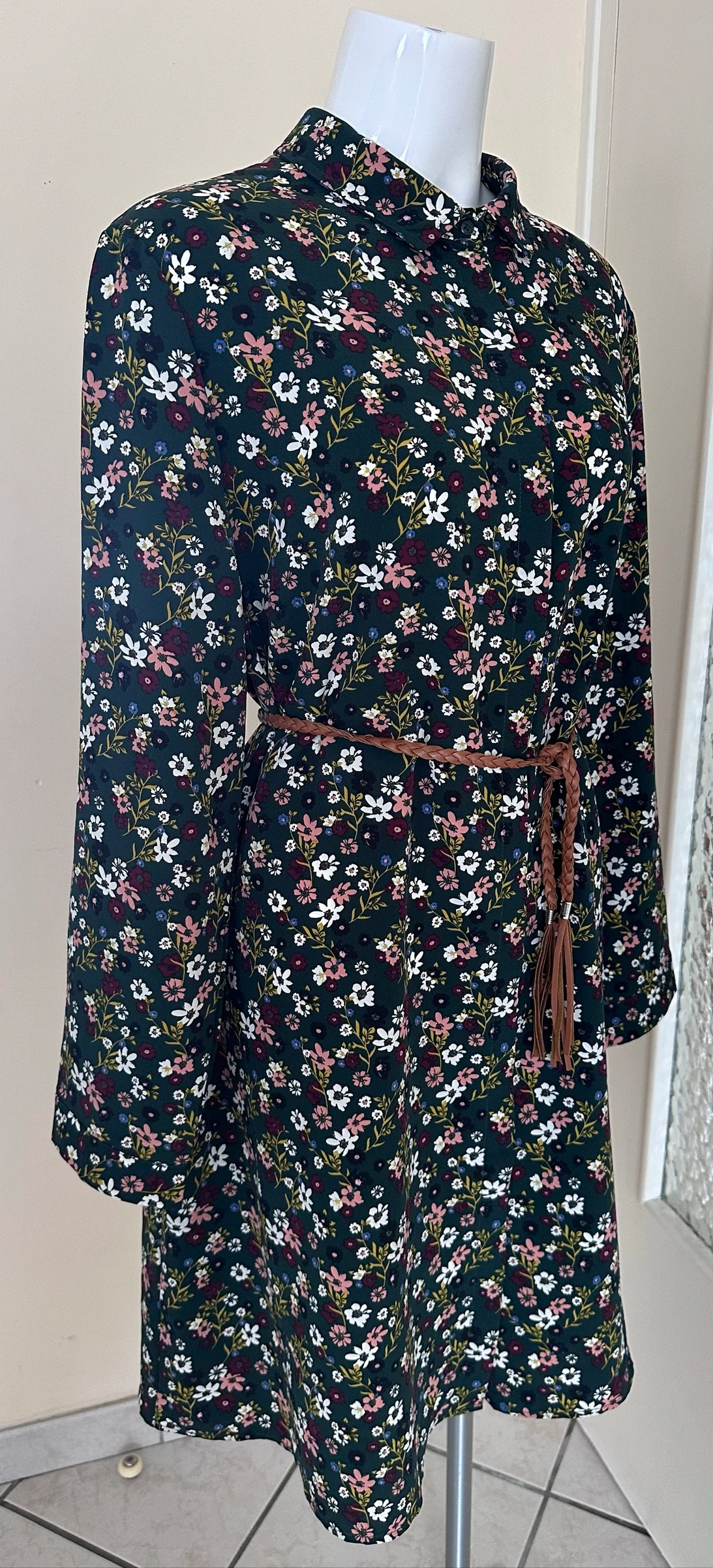 Vestido Floral Campo Fundo Verde Abotoado - Novo (T. XL / 44-46) – photo 5